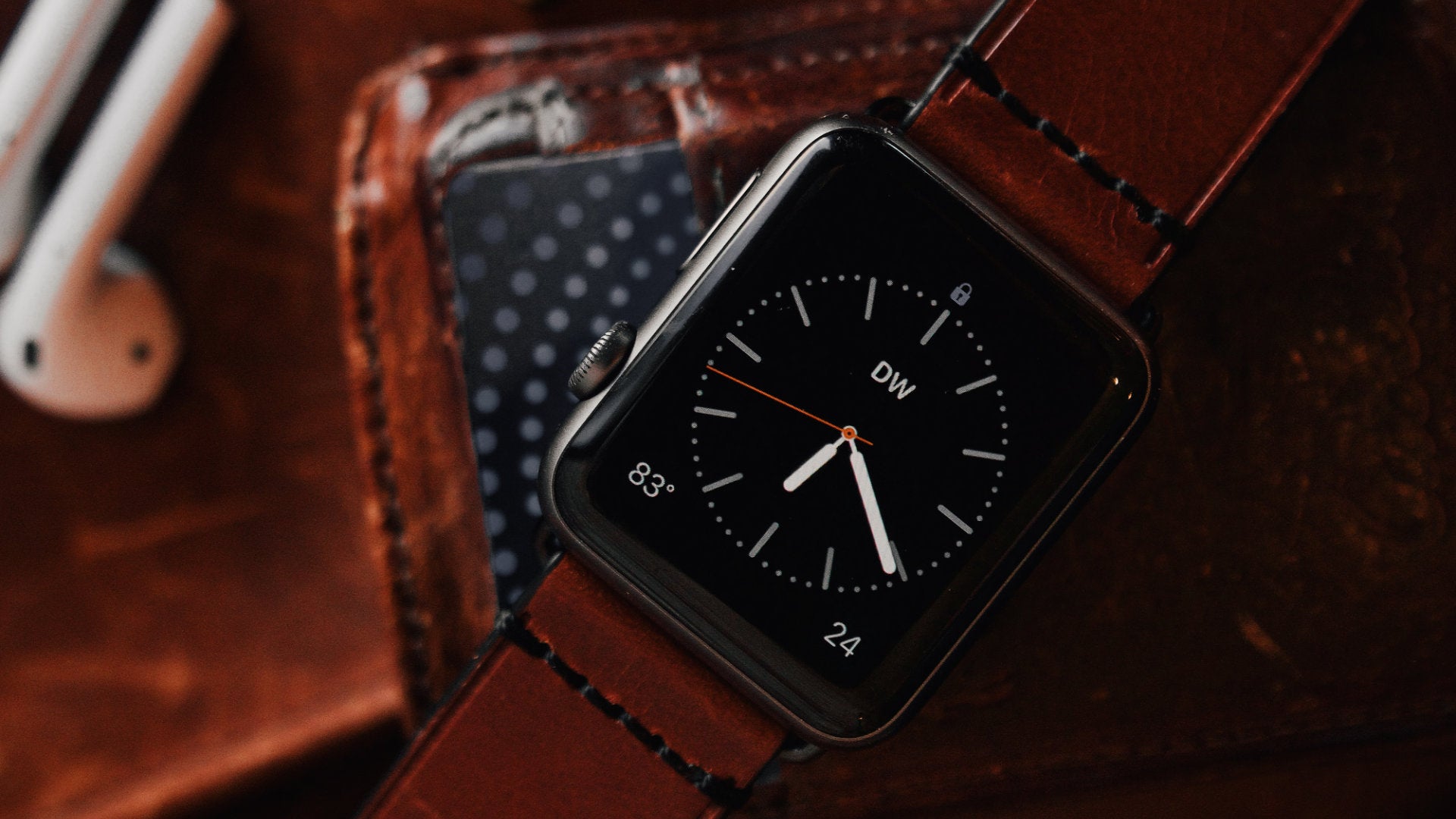 Handmade leather watch straps: the game changer for Apple Watches in 2024